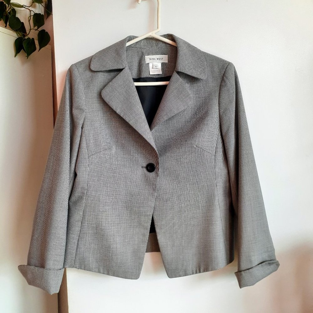 Gray houndstooth blazer